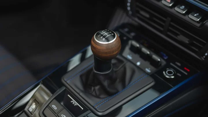 Porsche patentiert Handschaltung für Automatikgetriebe: Kupplungspedal feiert Comeback